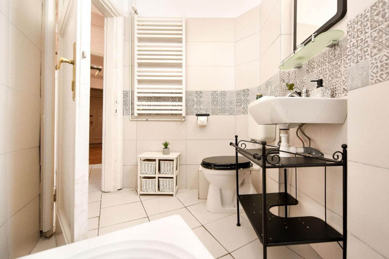 Stylish & Spacious Apartment Near The Old Town - A Touch Of History, A Dash Of Modernity Bukurešť Exteriér fotografie